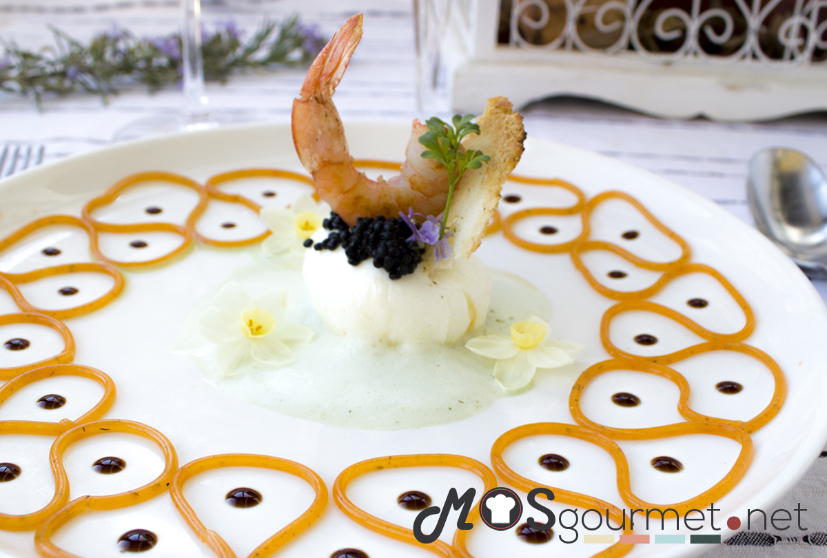 spaguetti-sopa-tomate-espuma-verde-albahaca-caviar-mosgourmet.jpg