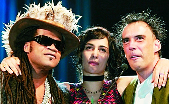 Os Tribalistas, Carlinhos Brown Oficial