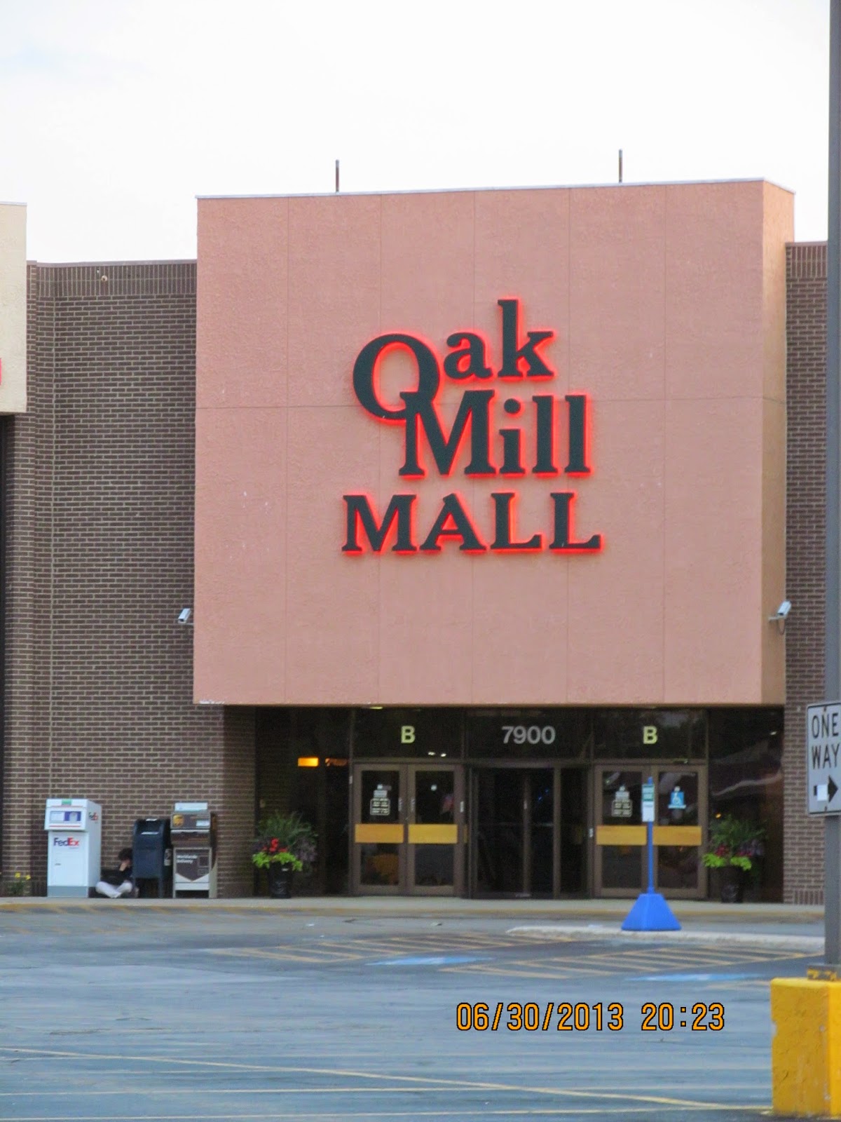 Trip to the Mall Oak Mill Mall (Niles, IL)