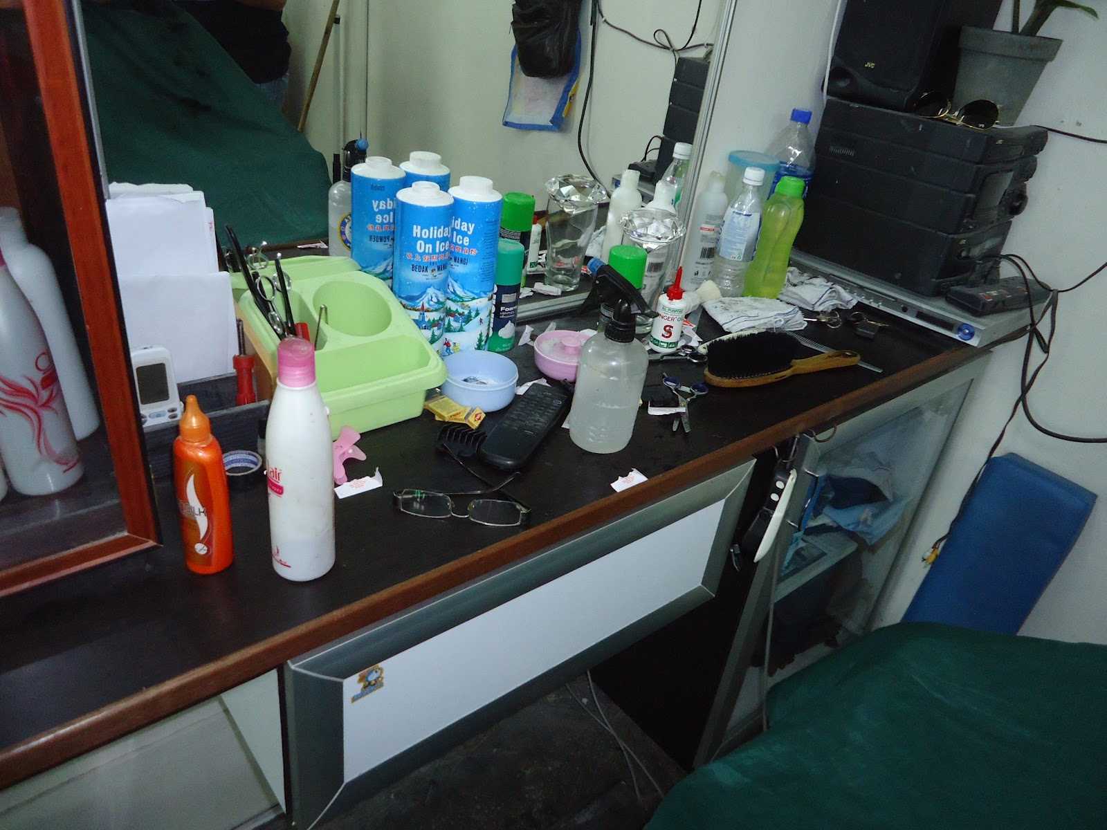 Industri Kecil Sederhana IKS: KEDAI GUNTING RAMBUT