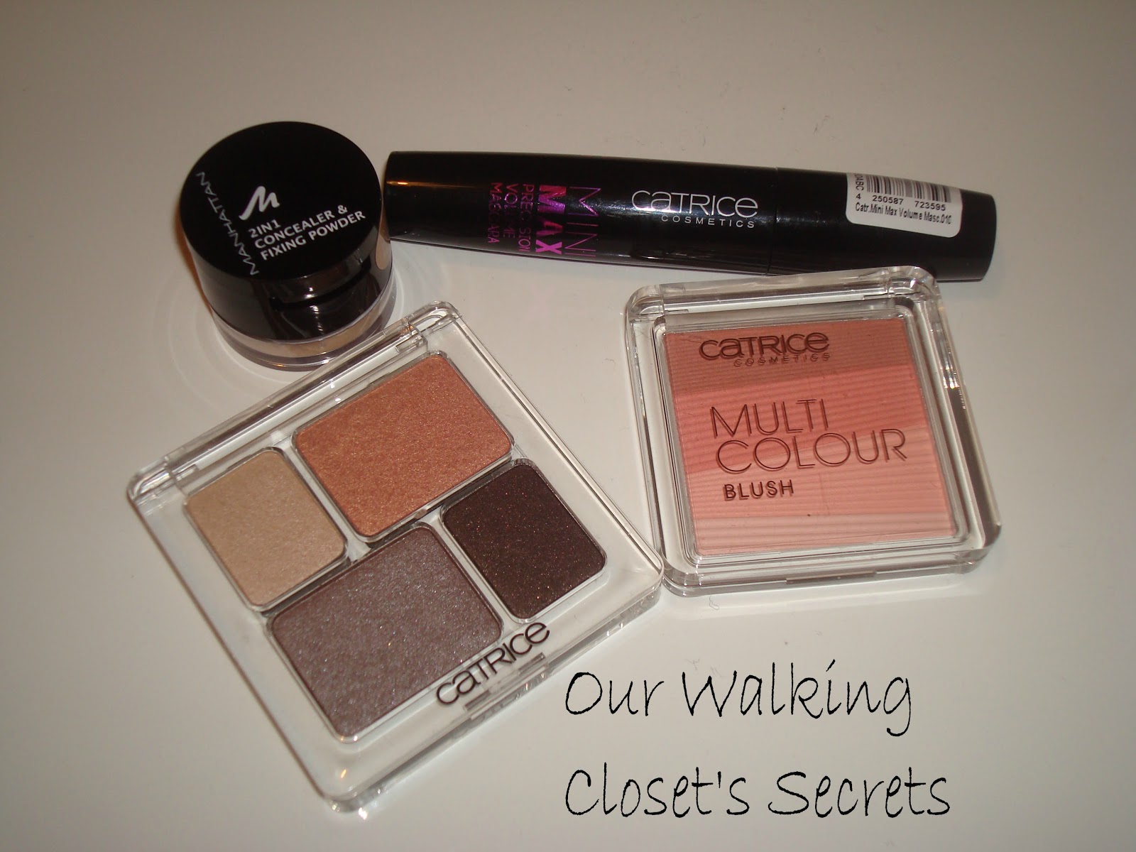 Our Walking Closet's Secrets: Happy New Year Giveaway!