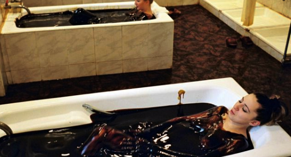Mandi minyak mentah Mandi minyak mentah