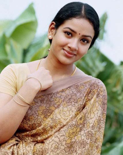 Tamil Actress Uma Spicy Pictures In Saree And Mini Saree Photo