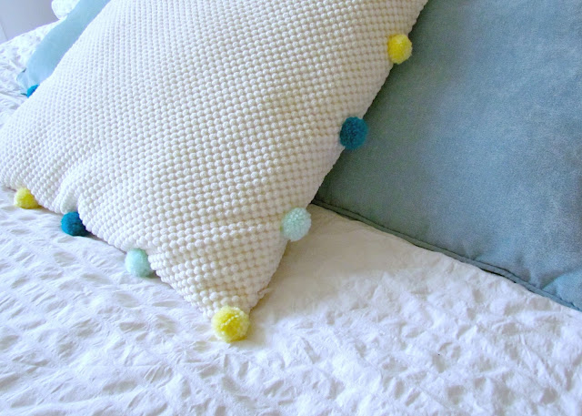 DIY Pom Pom Cushion by Isoscella