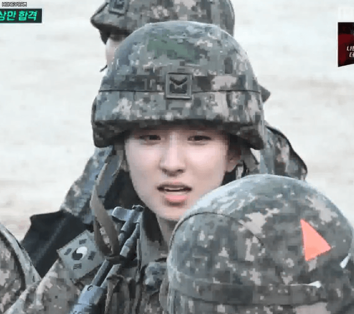 전투사격 합격한 우주소녀 은서.gif | 인스티즈