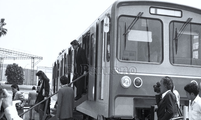 Alan García Pérez Alan García Pérez en primer vagón del tren eléctrico de Lima