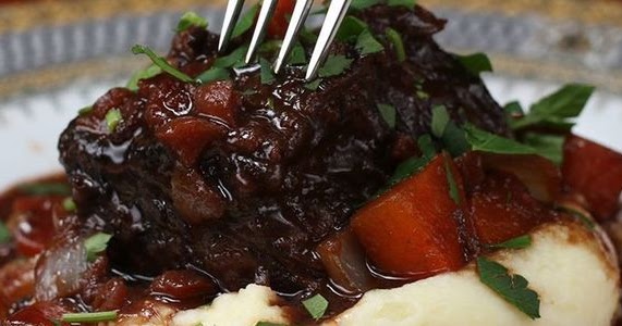 Welcome to my world.... : FOOD FRIDAY: CABERNET-BRAISED SHORT RIBS AS ...