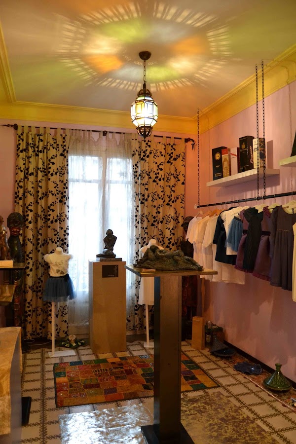 "Espai 208 Shop and Events"