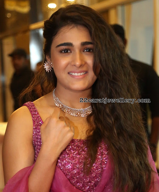 Shalini Pandey in Swarovski Choker Shalini Pandey in Swarovski Choker