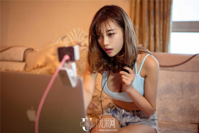 Bộ ảnh một ngày làm việc của một Hot Streamer xinh đẹp Bộ ảnh một ngày làm việc của một Hot Streamer xinh đẹp