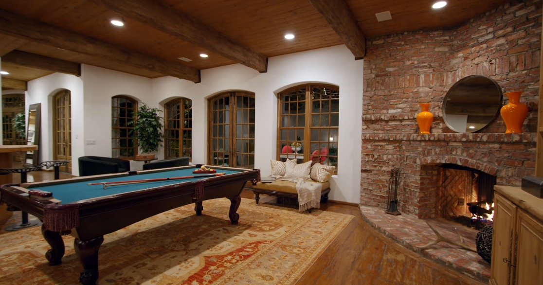 33 Interior Design Photos vs. 9989 Liebe Dr, Beverly Hills, CA Luxury Home Tour