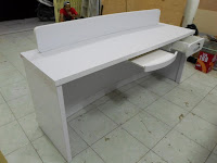 Front Desk Putih Glossy Mengkilat Desain Terbaru Modern - Furniture Semarang
