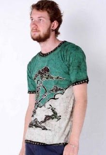 Kaos Batik Modern untuk Anak Muda Kaos Batik Modern untuk Anak Muda