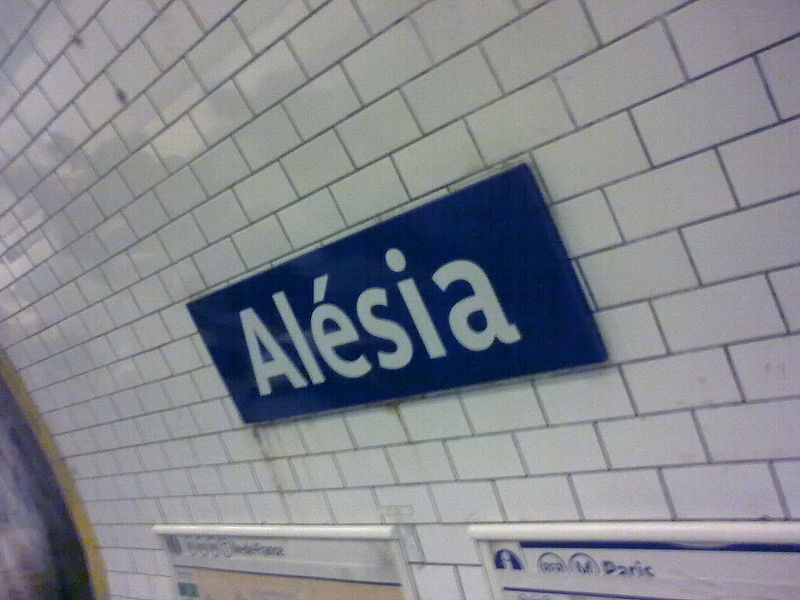 Gutted Arcades of the Past: Alésia Metro