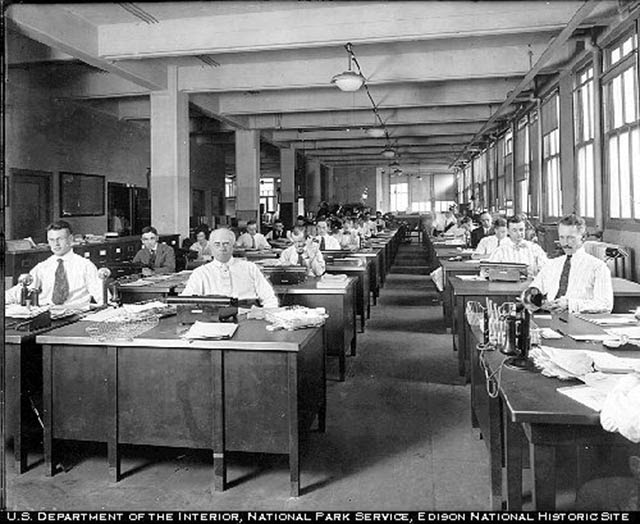 30 Interesting Photographs Of Old Offices In The 1920s ~ Vintage Everyday