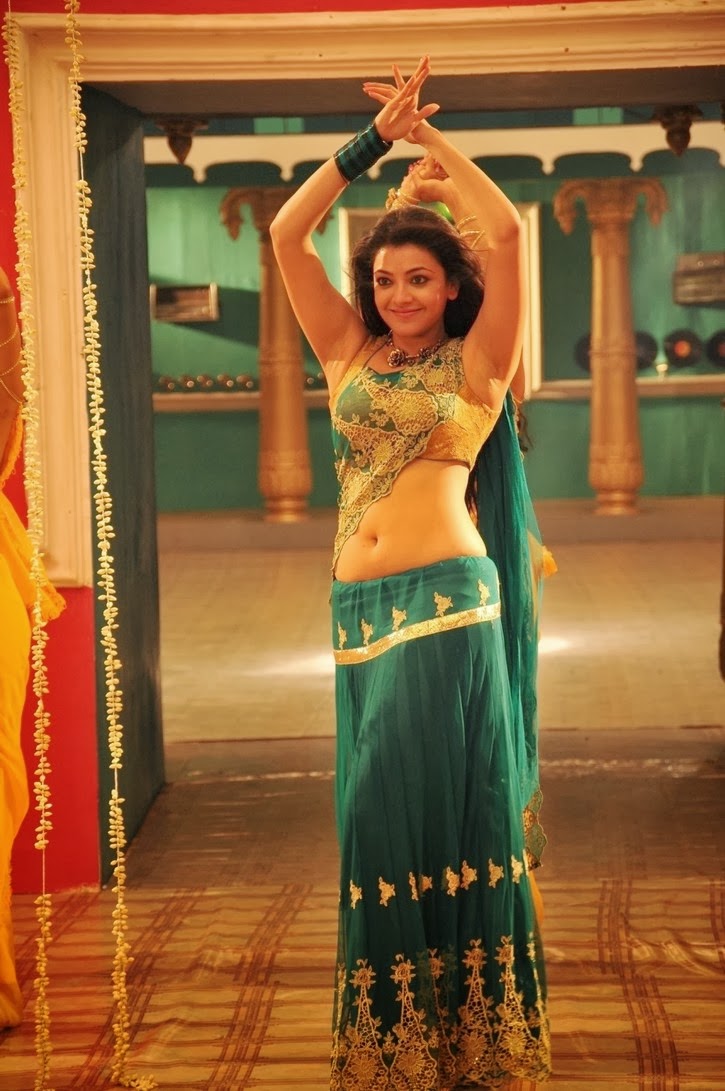 Kajal+Agarwal+Latest+Hot+Navel+Show+Pics