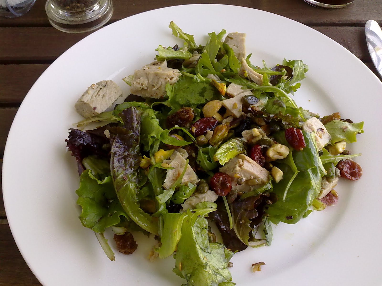 Keittokirja Tuna and Mixed Nuts Salad