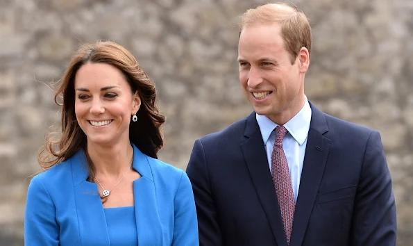Prince William, kate Middleton visit India, Bhutan, Kate Middleton jewelry, tiara, earrings, diamond, ring, diamond earrings, weddings dress