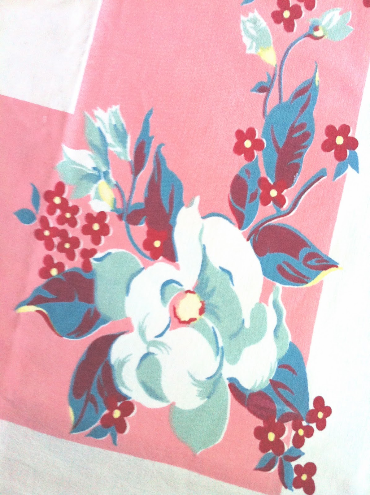 wacky tacky Collecting Vintage Tablecloths