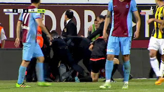 24 nisan trabzon fener maçında çıkan olaylar, 24 nisan ts fb maçı olayları, bugünkü fener maçında yaşananlar, son dakika trabzon fener maçında saldırı 24 nisan trabzon fener maçında çıkan olaylar, 24 nisan ts fb maçı olayları, bugünkü fener maçında yaşananlar, son dakika trabzon fener maçında saldırı
