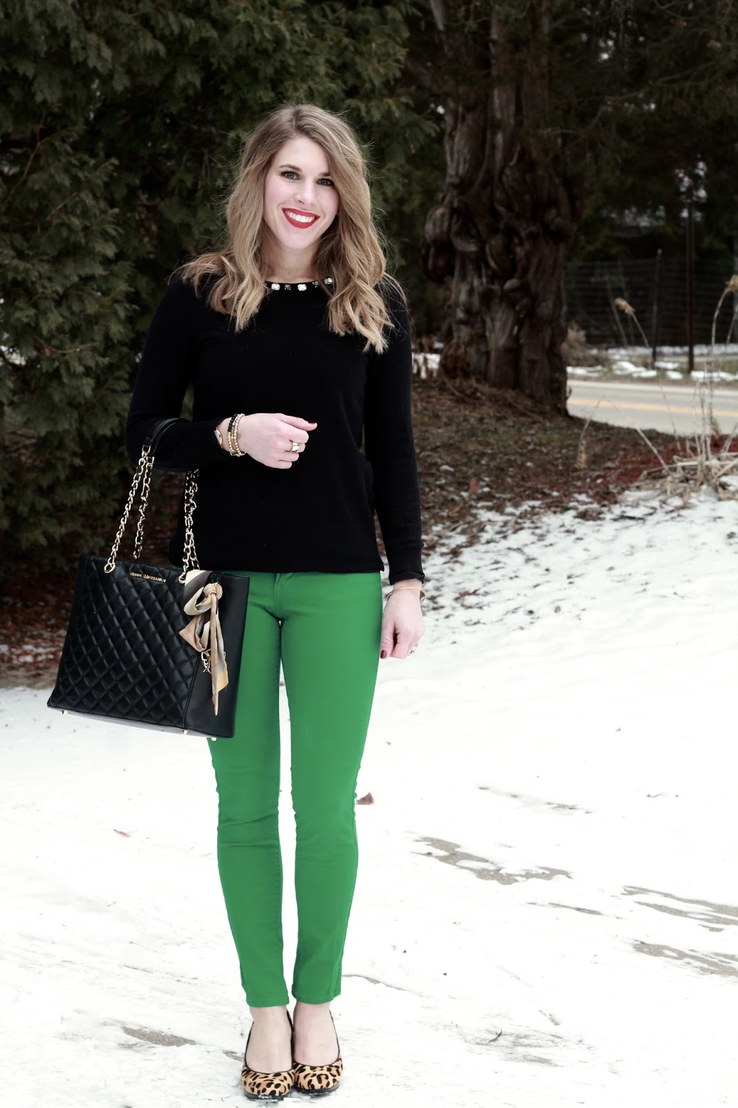 Green wide leg pants | Available on Equilibrio