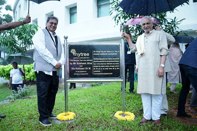 Whistling Woods International felicitates Spiritual Guru Sri M as he starts off his mission ‘MyTree’ at the Institute’s 5 acre green campus. Whistling Woods International felicitates Spiritual Guru Sri M as he starts off his mission ‘MyTree’ at the Institute’s 5 acre green campus.