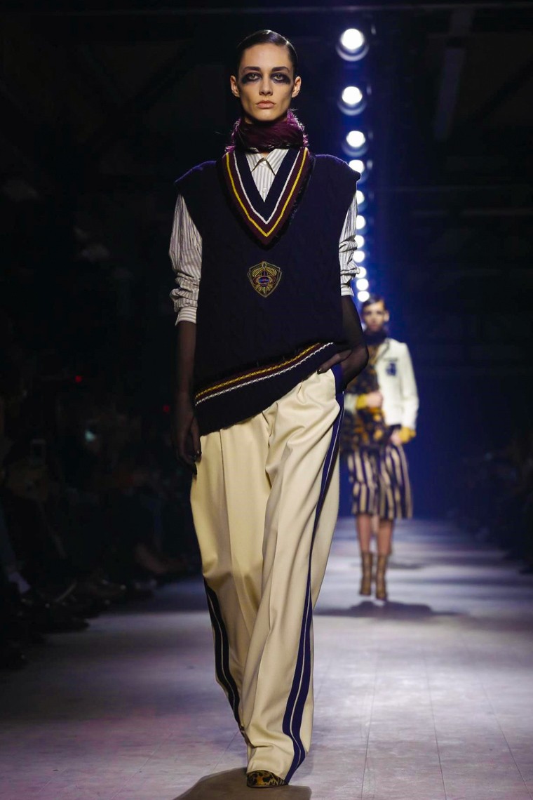 Dries Van Noten Fall/Winter 2016-2017 RTW PFW dries-van-noten-fall-winter-2016-2017-collection-paris-fashion-week, dries-van-noten-fall-winter-2016-2017, dries-van-noten-fall-winter-2016, dries-van-noten-fall-winter-2017, dries-van-noten-fall-winter, dries-van-noten-fall, dries-van-noten-fall-2016, dries-van-noten-fall-2017, dries-van-noten-fall-2016-2017, du-dessin-aux-podiums, dudessinauxpodiums