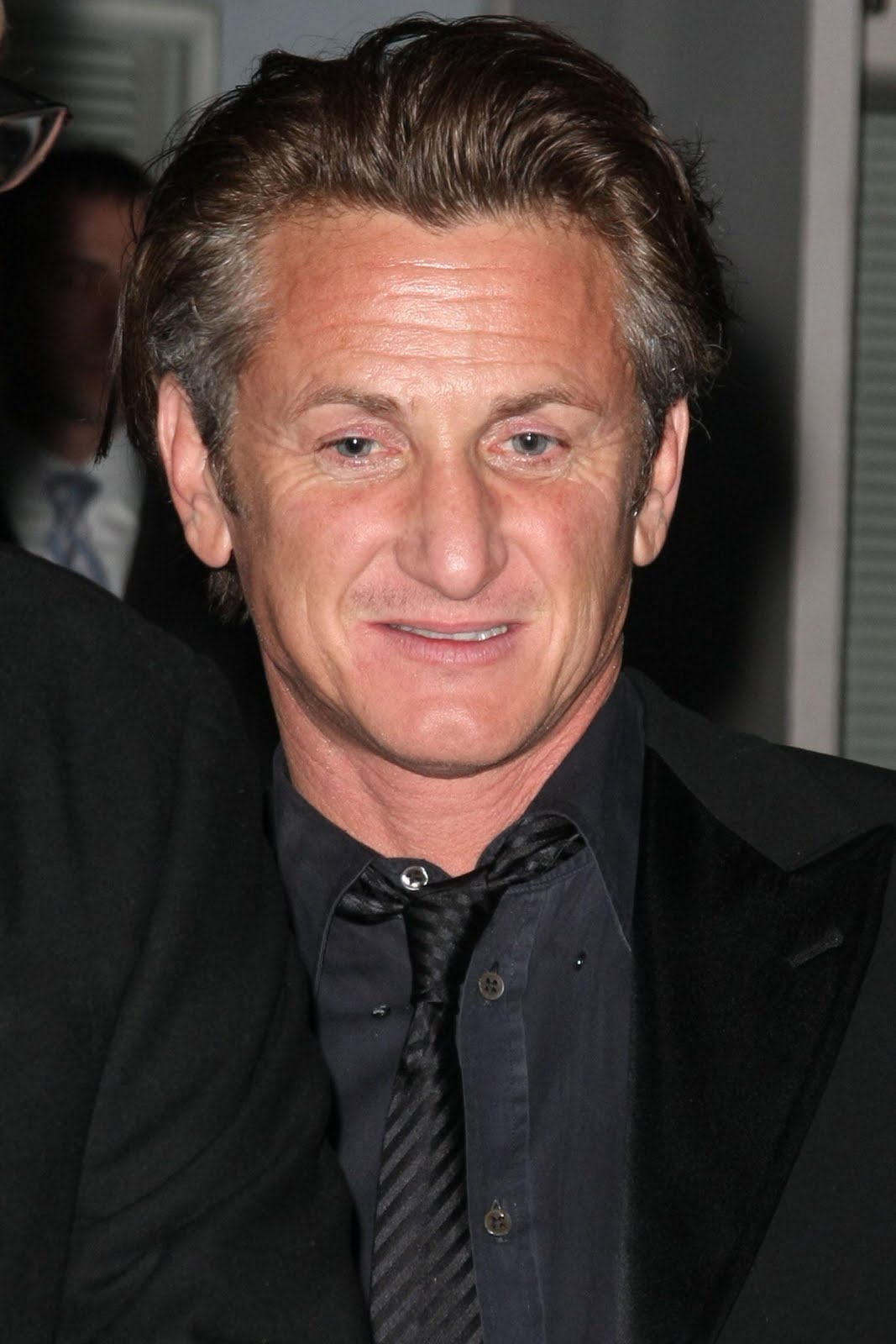 http://4.bp.blogspot.com/-QxTdL0L9EEE/TifMxJ5K_HI/AAAAAAAAAdE/M4xZQGuOB6c/s1600/sean-penn-27738.jpg