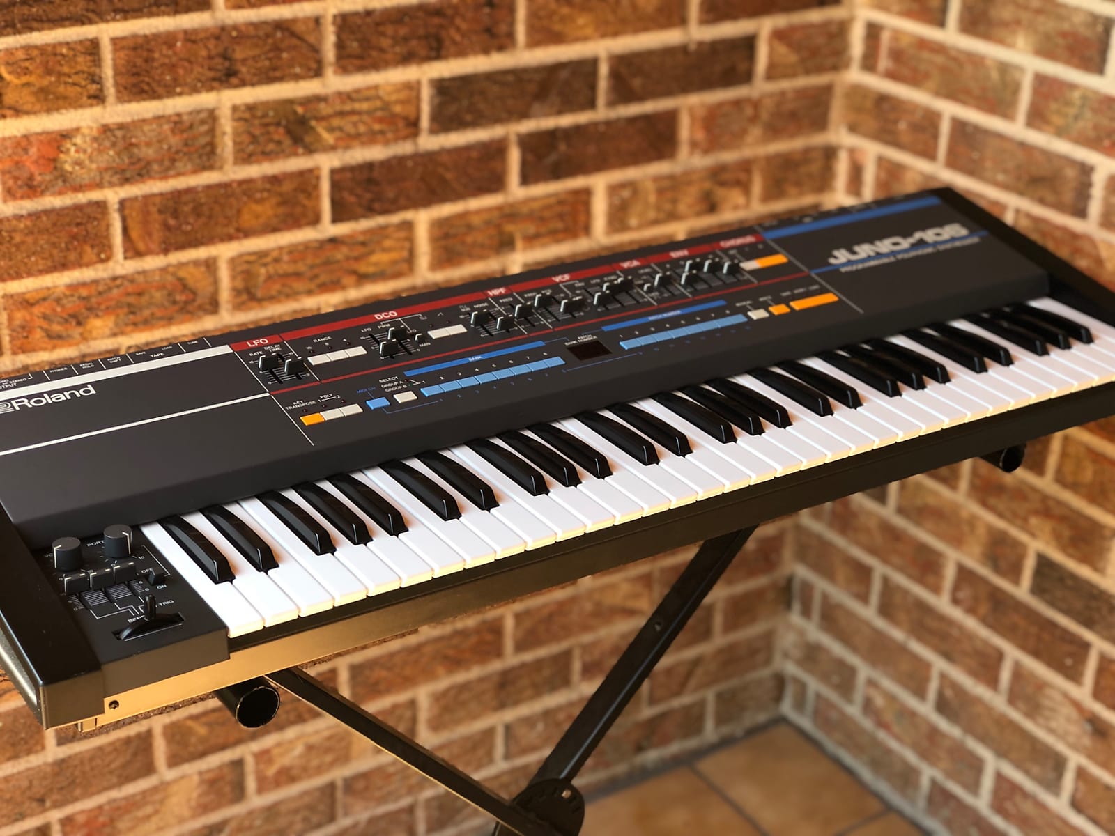 MATRIXSYNTH Roland Juno106 Synth