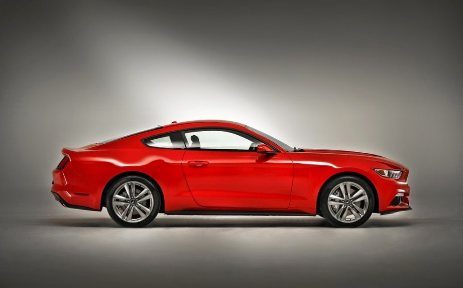 Garage Car Ford Mustang starts in Germany from EUR 35 000