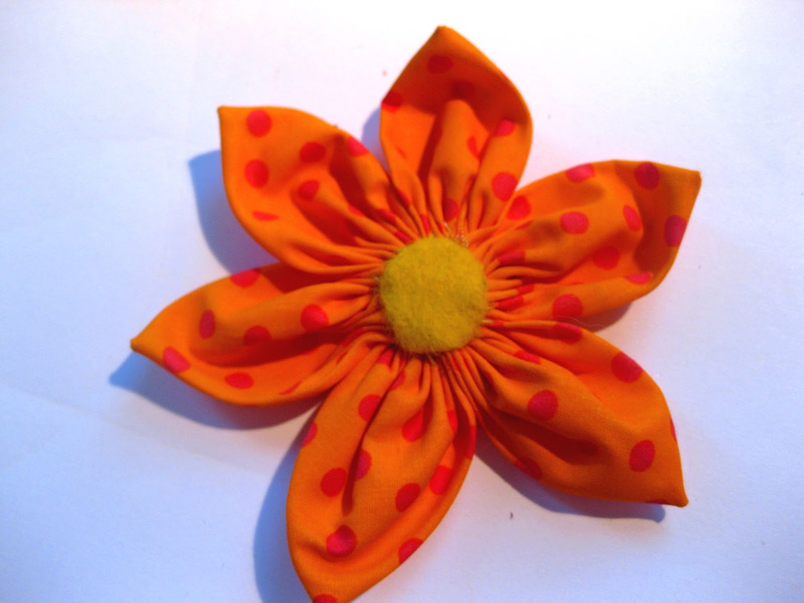 kunterbunte Träumchen: DIY Stoff-Blumen