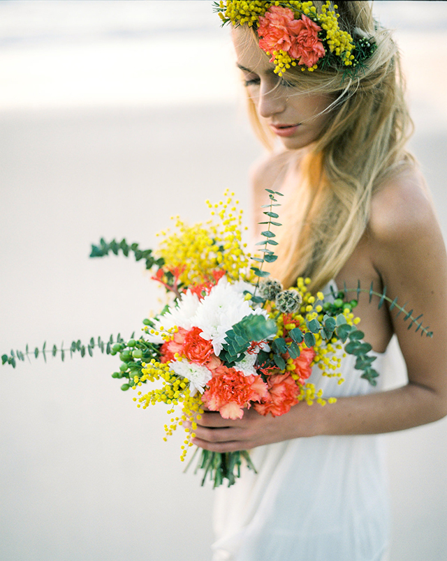 shooting novias boho ramo corona silvestre amarillo mar montaña branco prata portugal