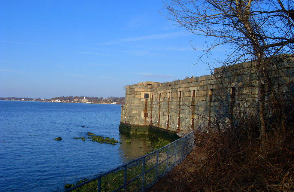 nyc edges Fort Totten; Civil War era fort on the East River
