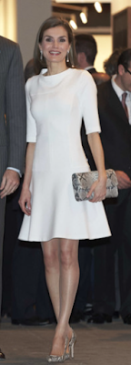 Robe Hugo Boss / escarpins Magrit / pochette Lidia Faro