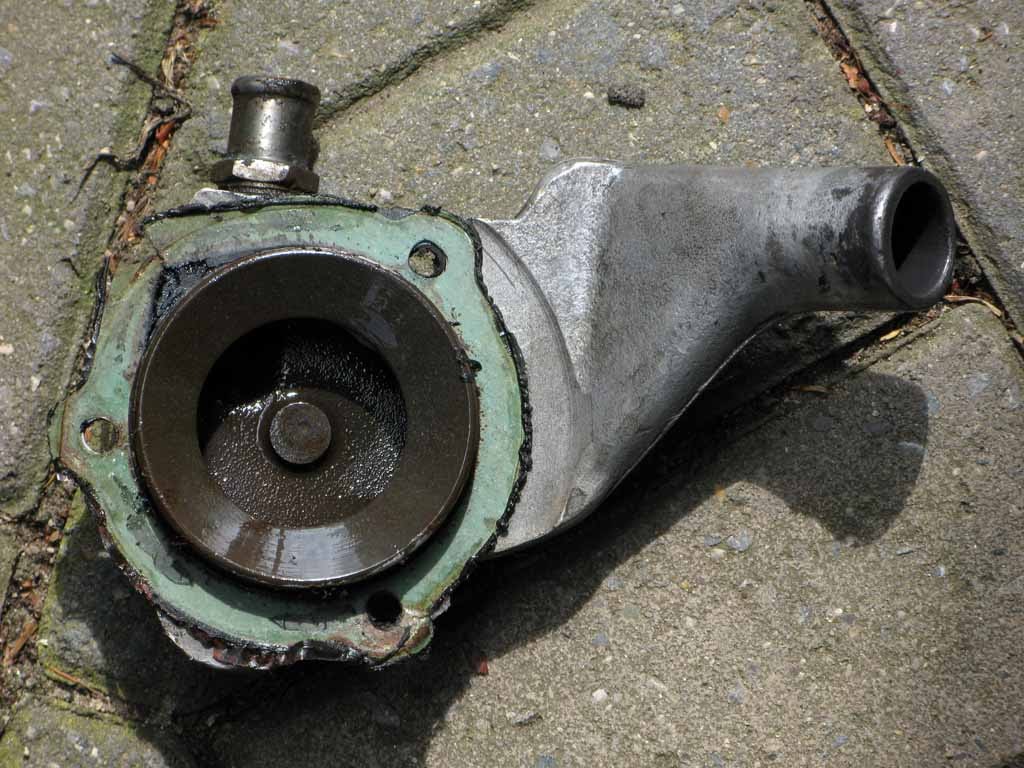 Beans' Triumph TR7 Blog Changing the DHC’s water pump