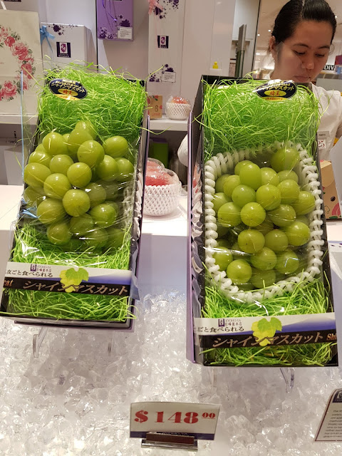 Frutta-Centro commerciale Takashiama-Singapore