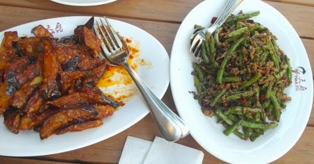 Hauptgerichte: Bohnen mit Hack und scharfe Auberginen Hauptgerichte: Bohnen mit Hack und scharfe Auberginen im Tian Fu Berliner Straße - Chinesisches Restaurant