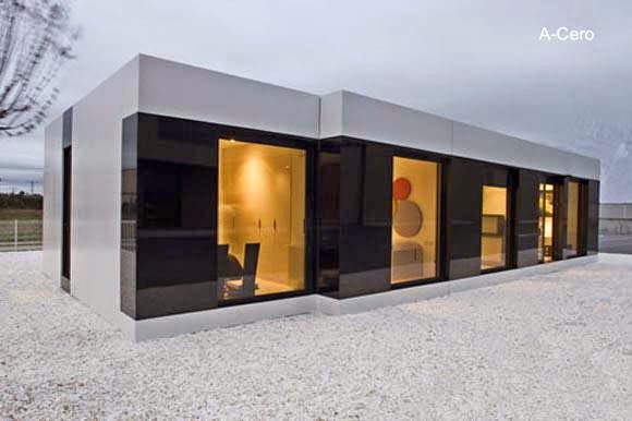 Casa ultramoderna compacta con exterior brillante y perfiles minimalistas Modelo de vivienda compacta prefabricada modular de A-cero España