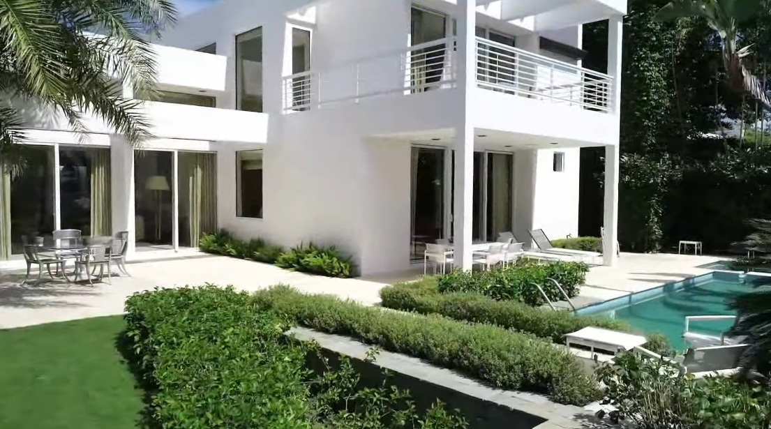 35 Interior Design Photos vs. 936 N Lake Way, Palm Beach, FL Luxury Home Tour