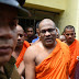 சிறையில் ஞானசார தேரருக்கு ஏற்பட்டுள்ள நிலை; 15 பேர் தங்கும் அறையில் கடூழிய சிறையாம்!