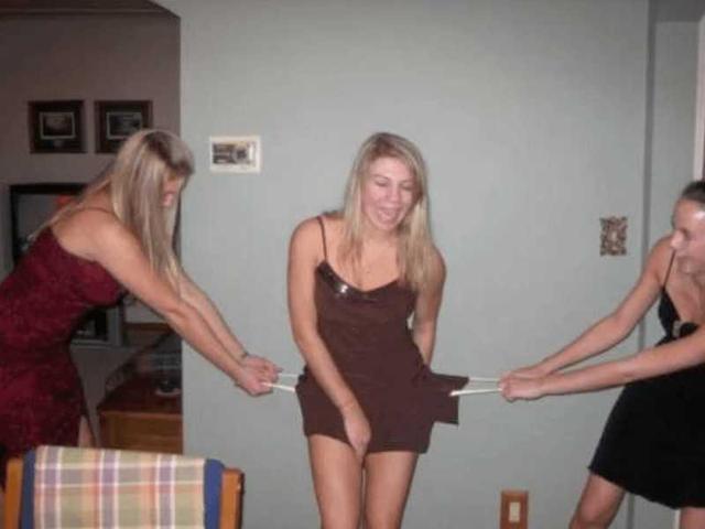 There Is Something Very Wrong With These Girls, Can You Guess What ... photo