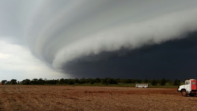 Nuvem apocalíptica formada no sul de Rondônia após alerta da Defesa Civil colocado em mais de 37 Municípios traz pânico à população!