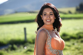 Sarah Jane Dias Outdoor Spicy HQ Photo Gallery