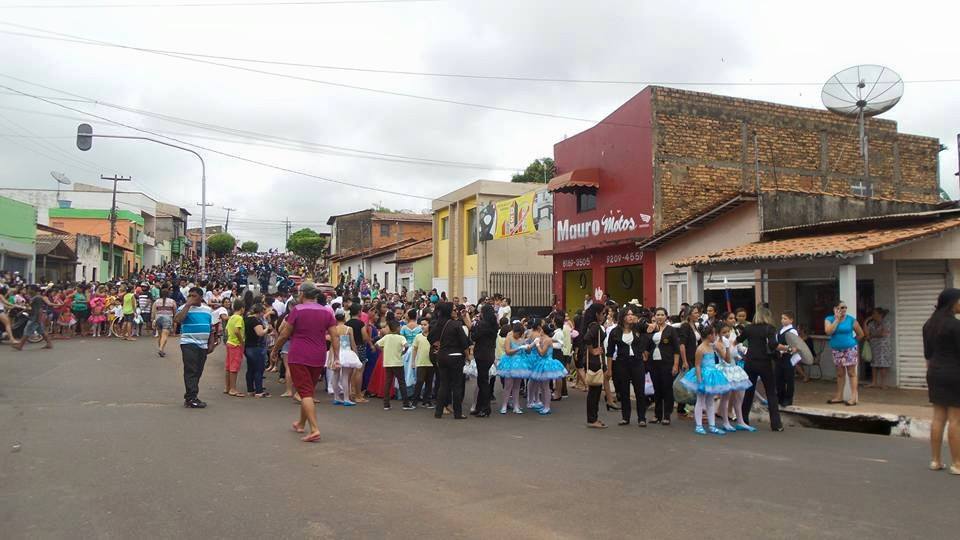 Prefeitura de Lago da Pedra encerra com belo desfile comemorações pelo 7 de setembro Prefeitura de Lago da Pedra encerra com belo desfile comemorações pelo 7 de setembro