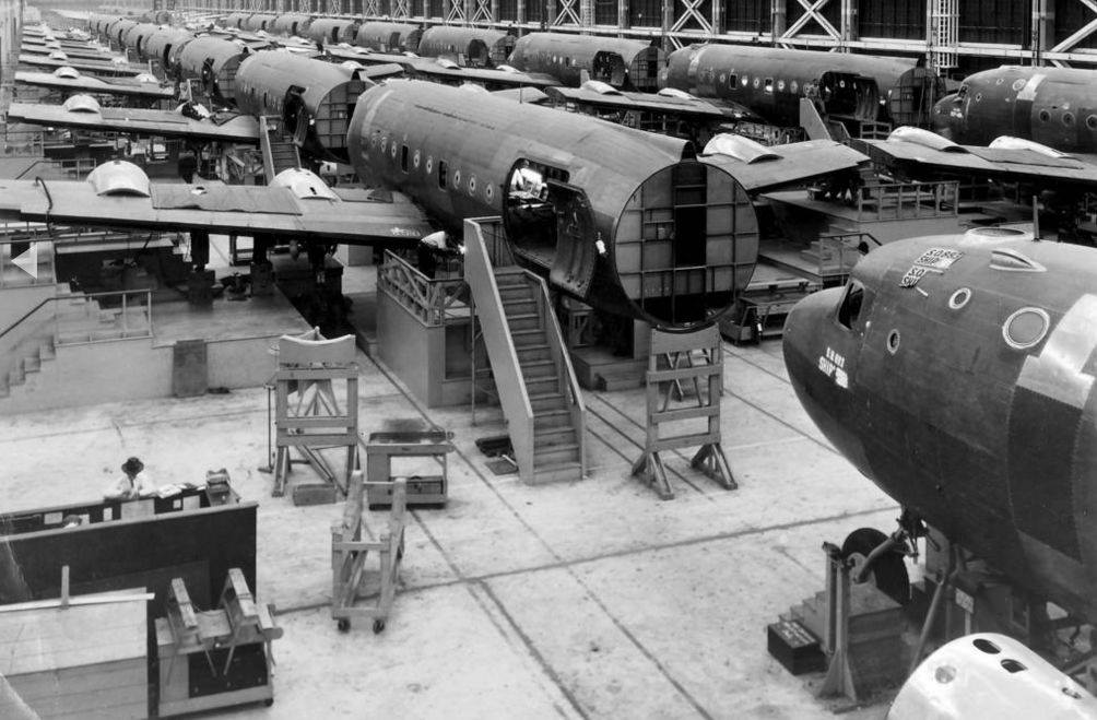 Industrial History World War II Scenes Around Chicagoland