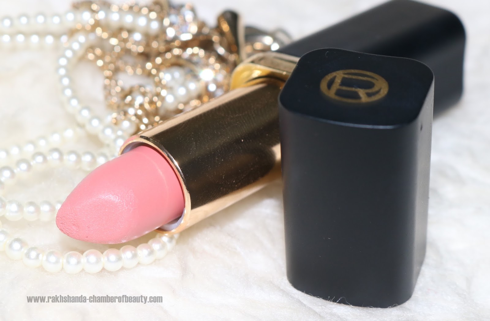 L'Oreal Paris Moist Mat Lipstick 'Naomi's Delicate Rose' review, swatches, Best nude lipsticks in India, Indian beauty blogger