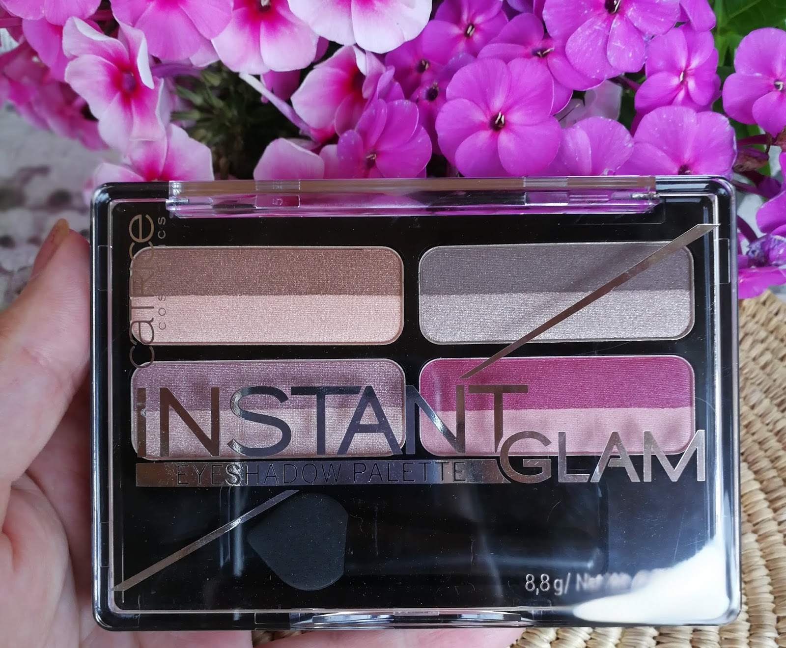 Палетка теней леграма. Abh soft glam 2. Катрис матт тени. Catrice pro slim eyeshadow palette. Румяна catrice 010.