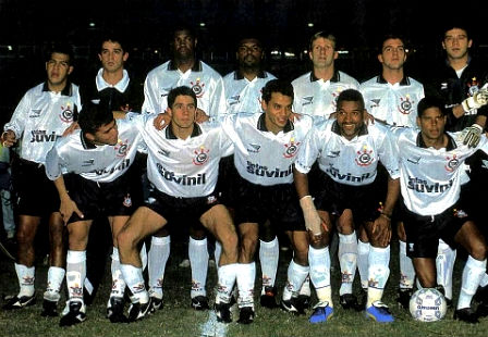 Corinthians Campeão Mundial 2000. Escalação: Dida, Kléber, Fábio Luciano,  Vampeta, Rincon e Adilson Batista. Luiz…