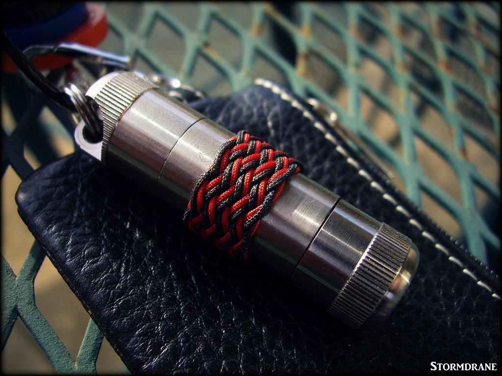 herringbone tie knot