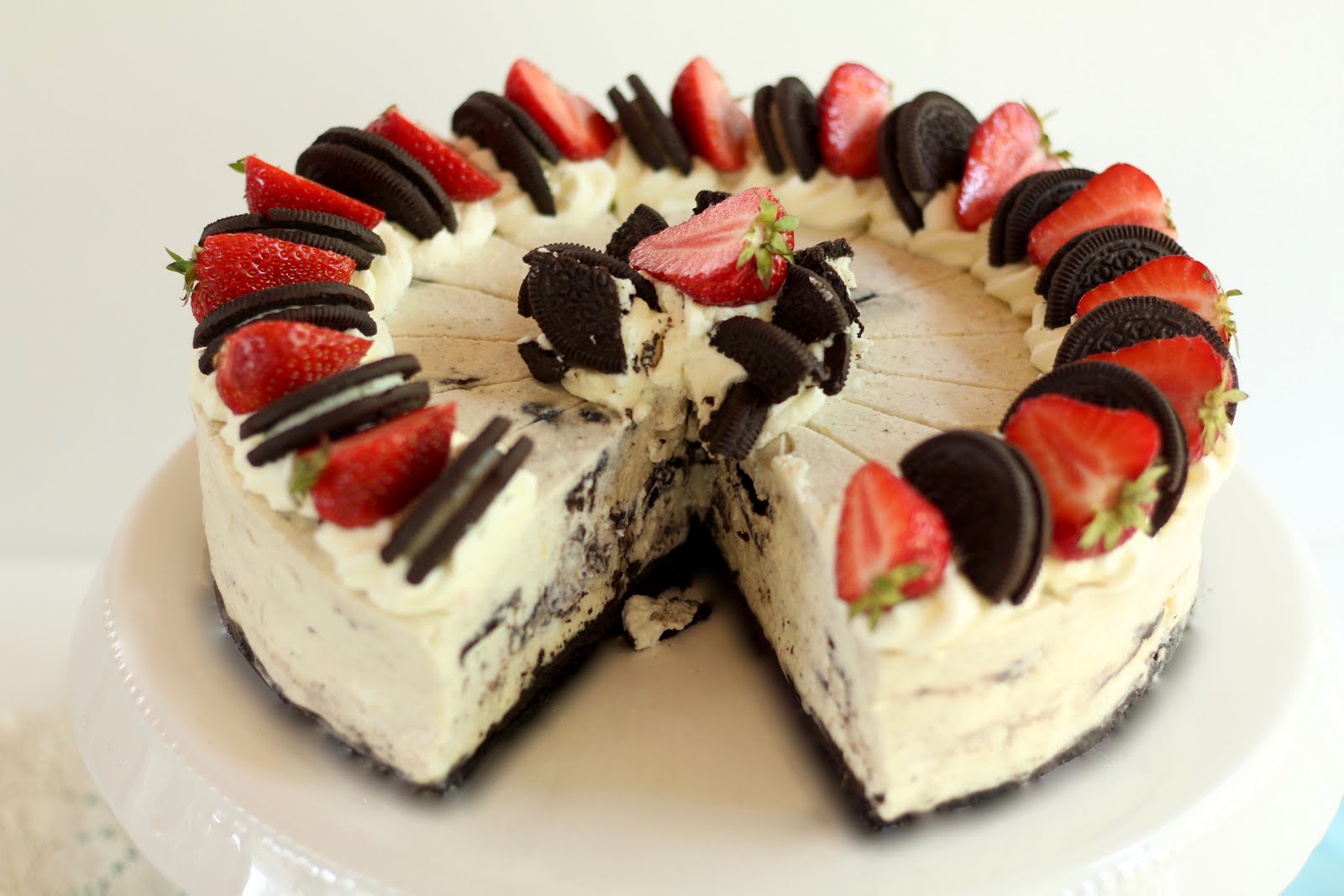 Traumhafte, schnelle Oreo Torte ohne Backen mit Erdbeeren | Rezept und ...